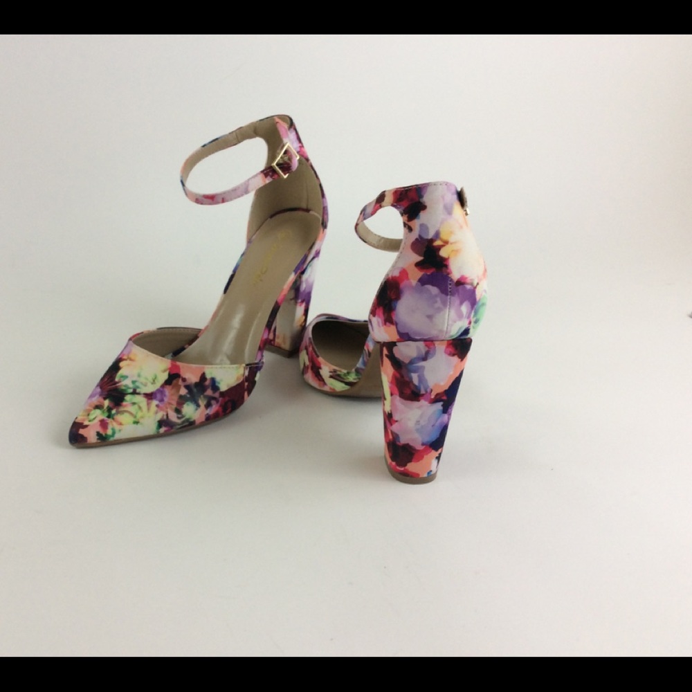Dream Pairs  floral point 👠